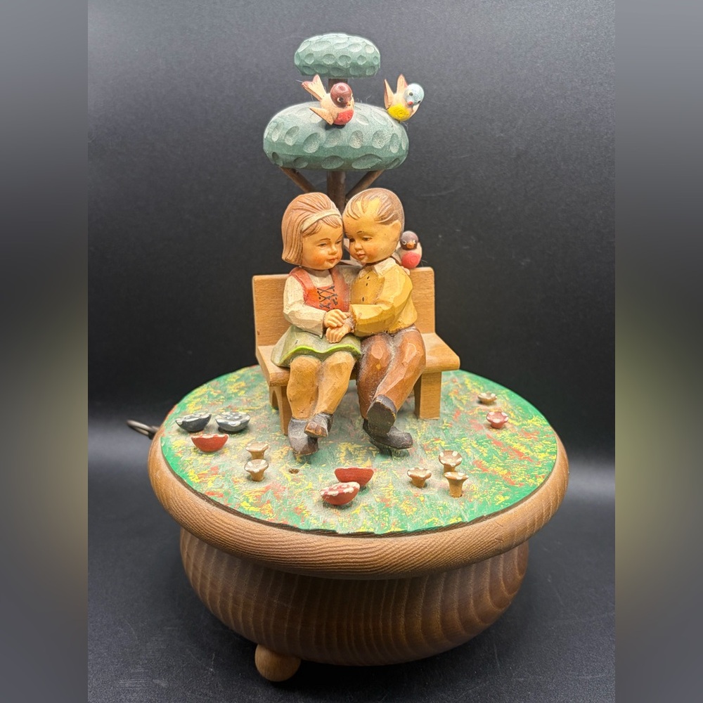 Anri Italy Handmade Hand Painted Thoren Love Story Rotating Music Box Decor